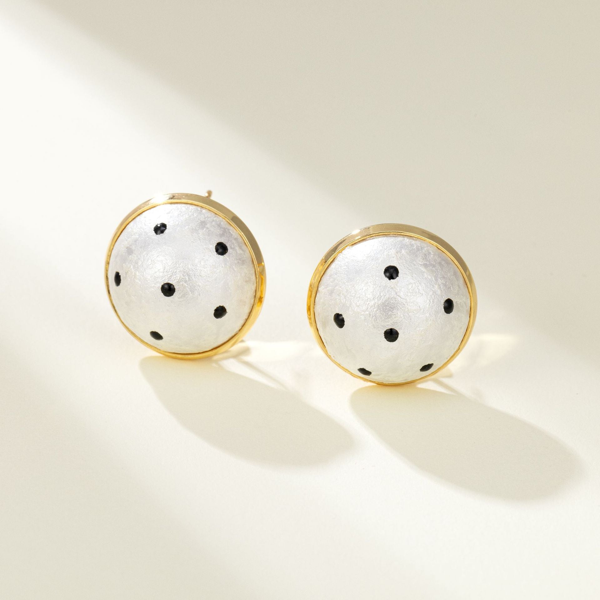Wholesale Retro  Wave Point Pearl Earrings