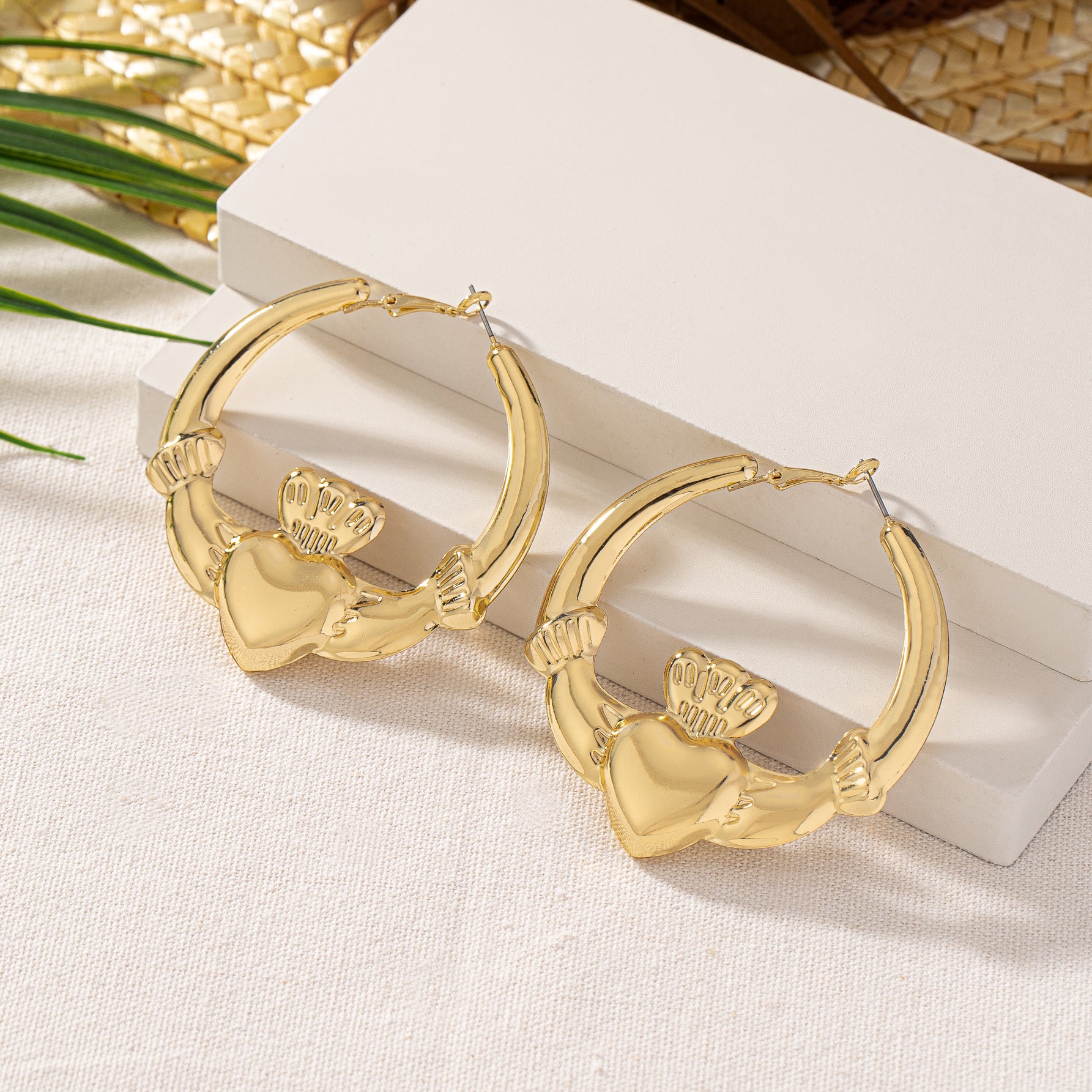 Wholesale Retro Bamboo Heart-Shaped Hoop Earrings Alloy Gold Electroplated Fashion Accessory Resale