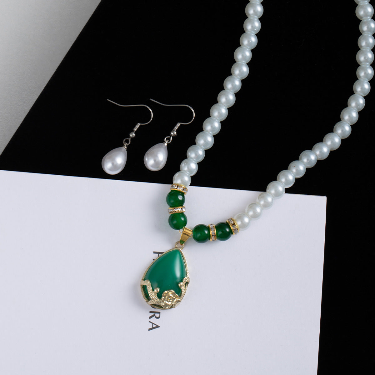 Wholesale three-piece suit anti-pearl earring collar necklace chain jewelry suit