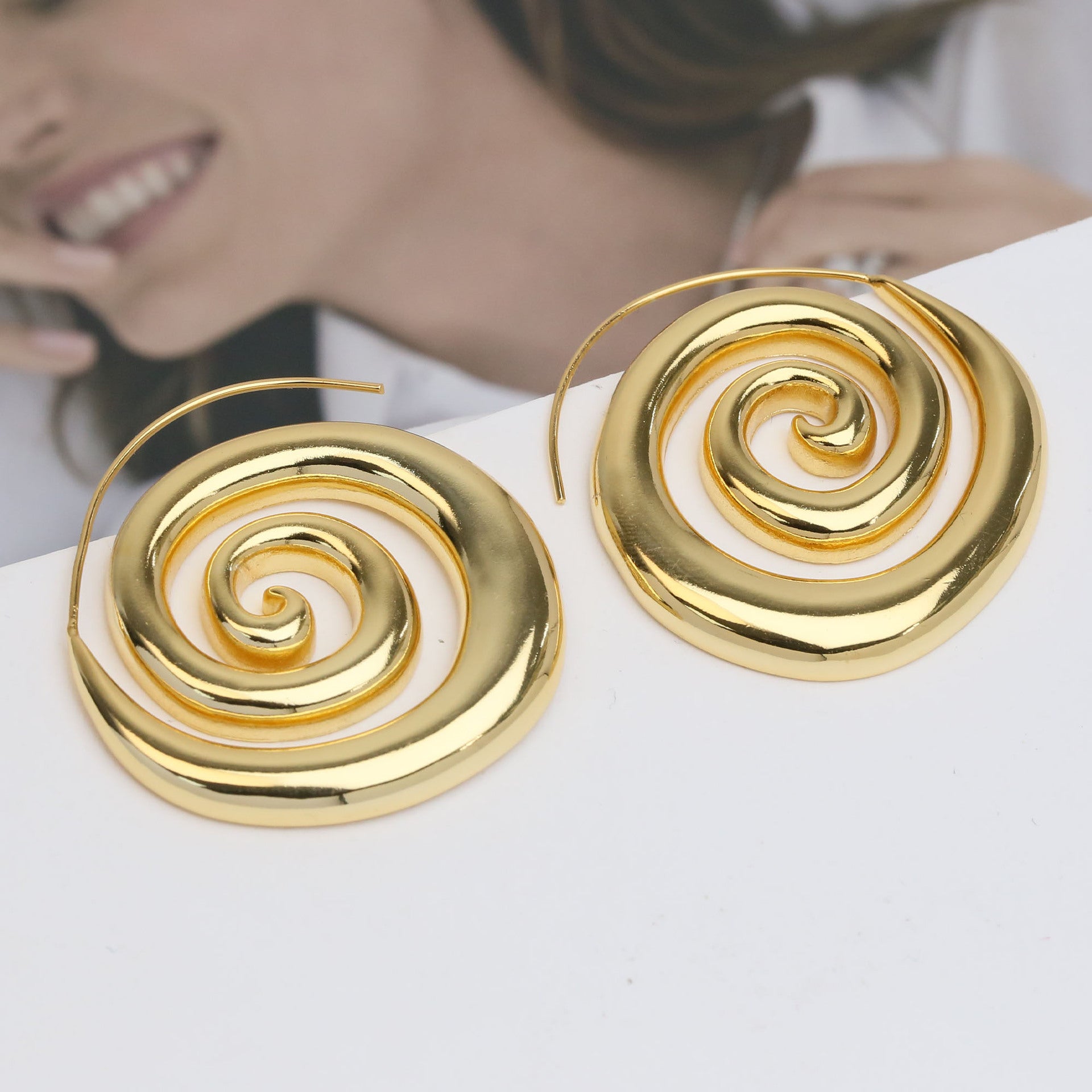 Wholesale  18k brass smooth exaggerated classic threaded ring disc earrings