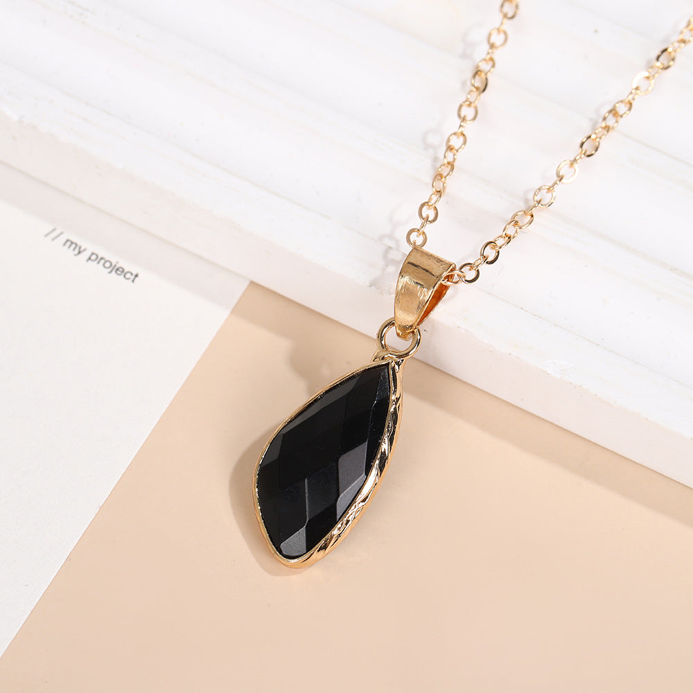 Wholesale Chic Water Drop Quartz Pendant Necklace Gold Plated Copper Frame Gift For Everyday Wear Boutique Resale