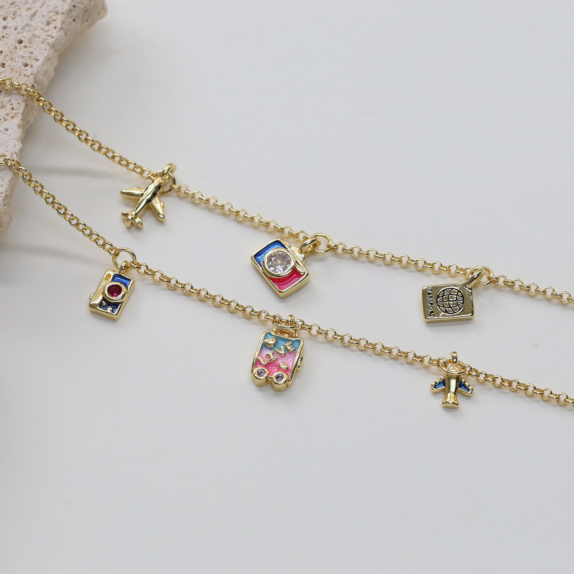 Wholesale Summer Fresh Style Bracelet Travel Series Oil Drop Airplane Camera Globe Travel Case Small Pendant Bracelet