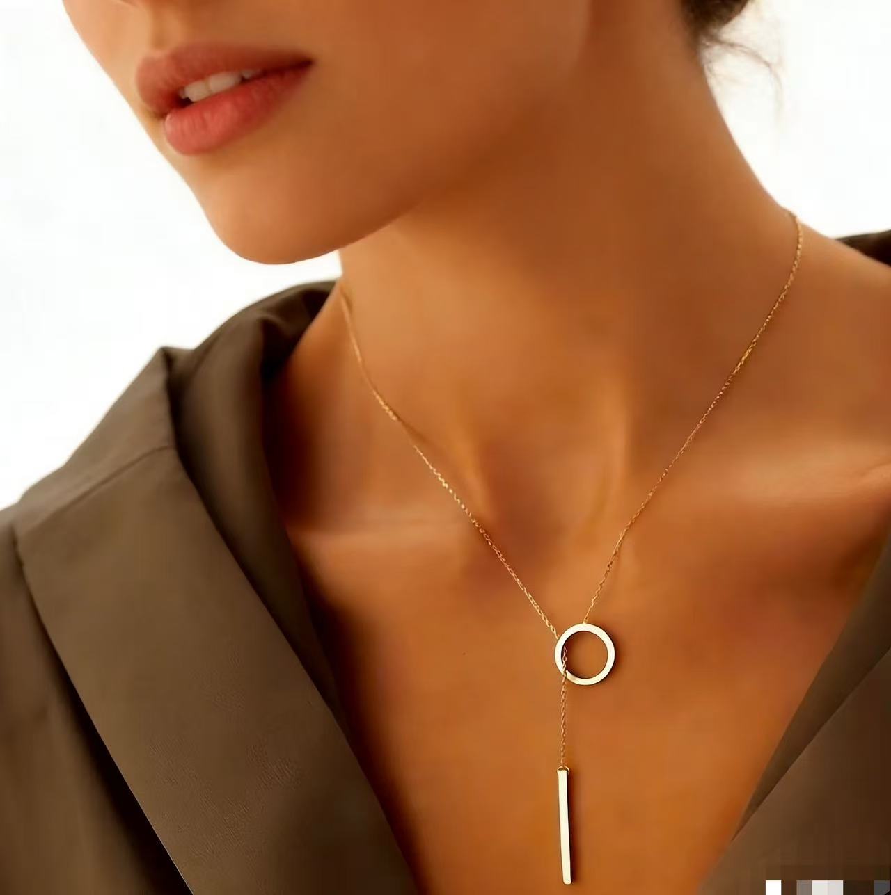 Wholesale Minimalist Geometric Circle and Bar Pendant Clavicle Necklace