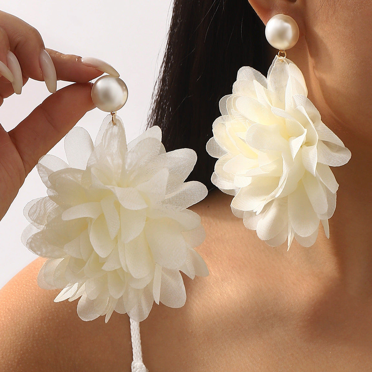 Wholesale  exaggerated pearl big flower earrings