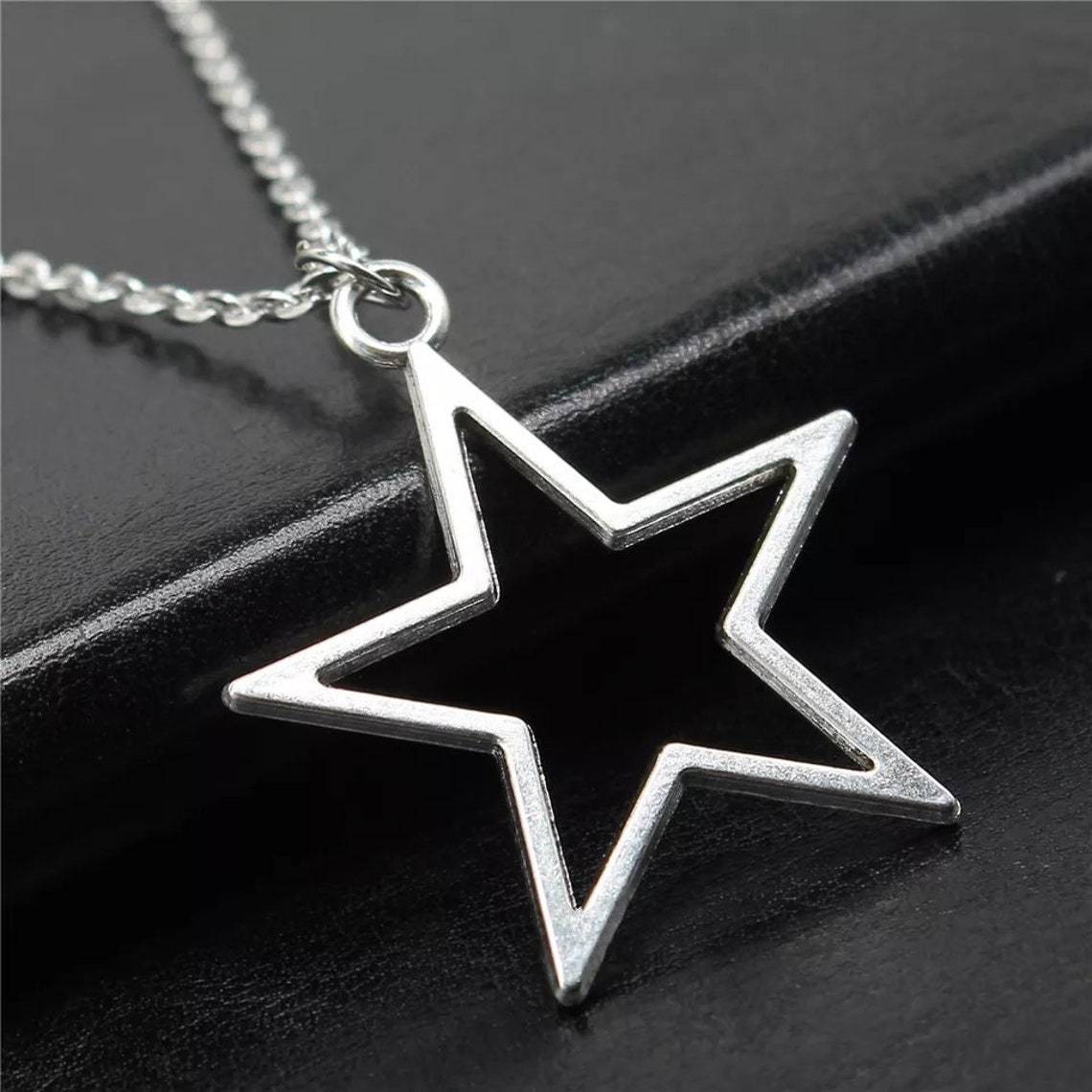 Wholesale  simple retro Silver 36 x33mm hollow star pendant necklaces