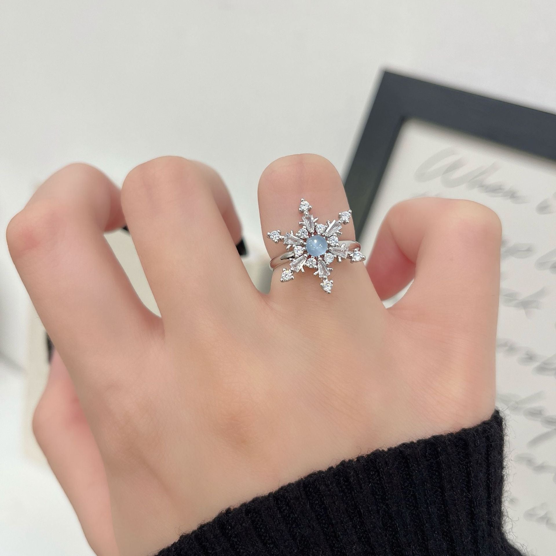 Wholesale  Snowflake Necklace Light Luxury Unique Beautiful Jewelry