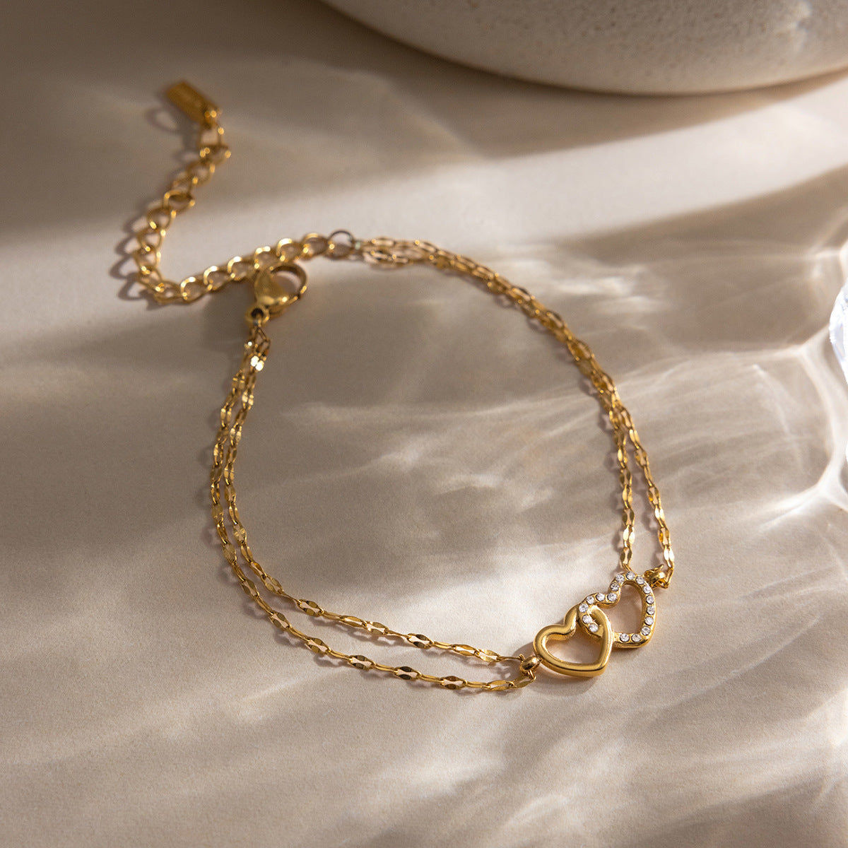 Wholesale Stainless steel openwork heart-shaped zircon bracelet