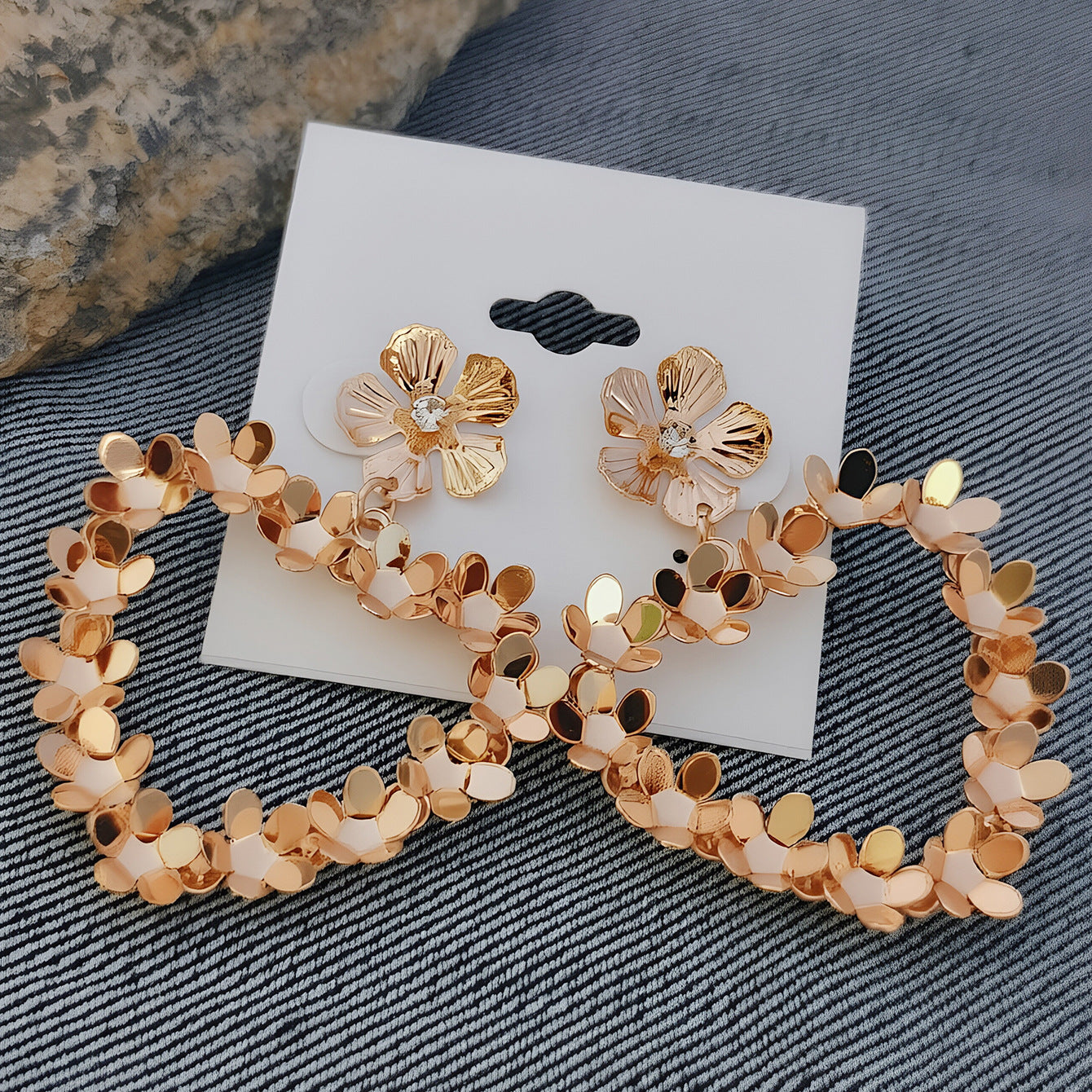 Wholesale Retro Chic Wrinkled Petal Flower Earrings For Women Zinc Alloy Party Jewelry Accessory Gift