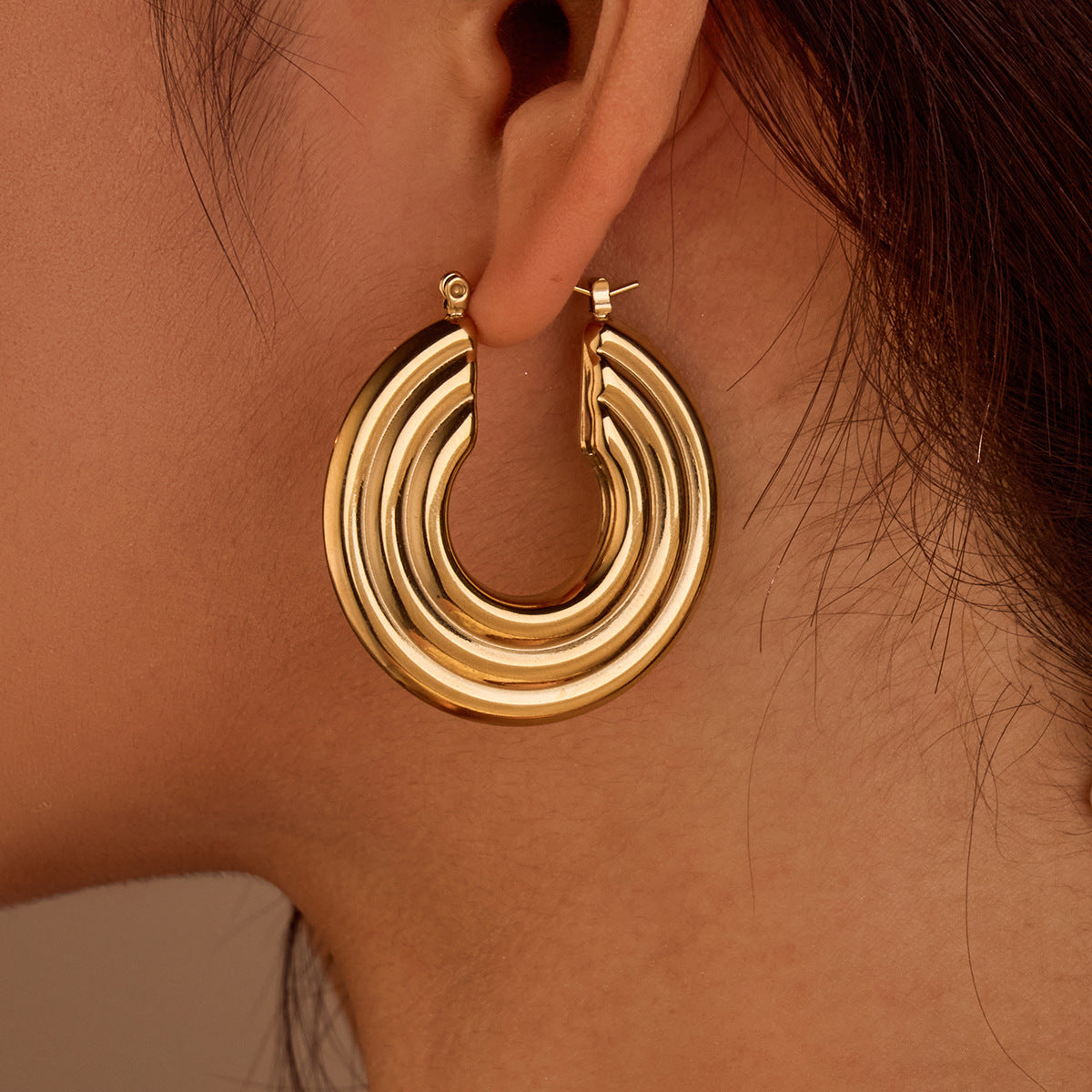 Wholesale  stainless steel retro  hollow 18K gold earrings jewelry