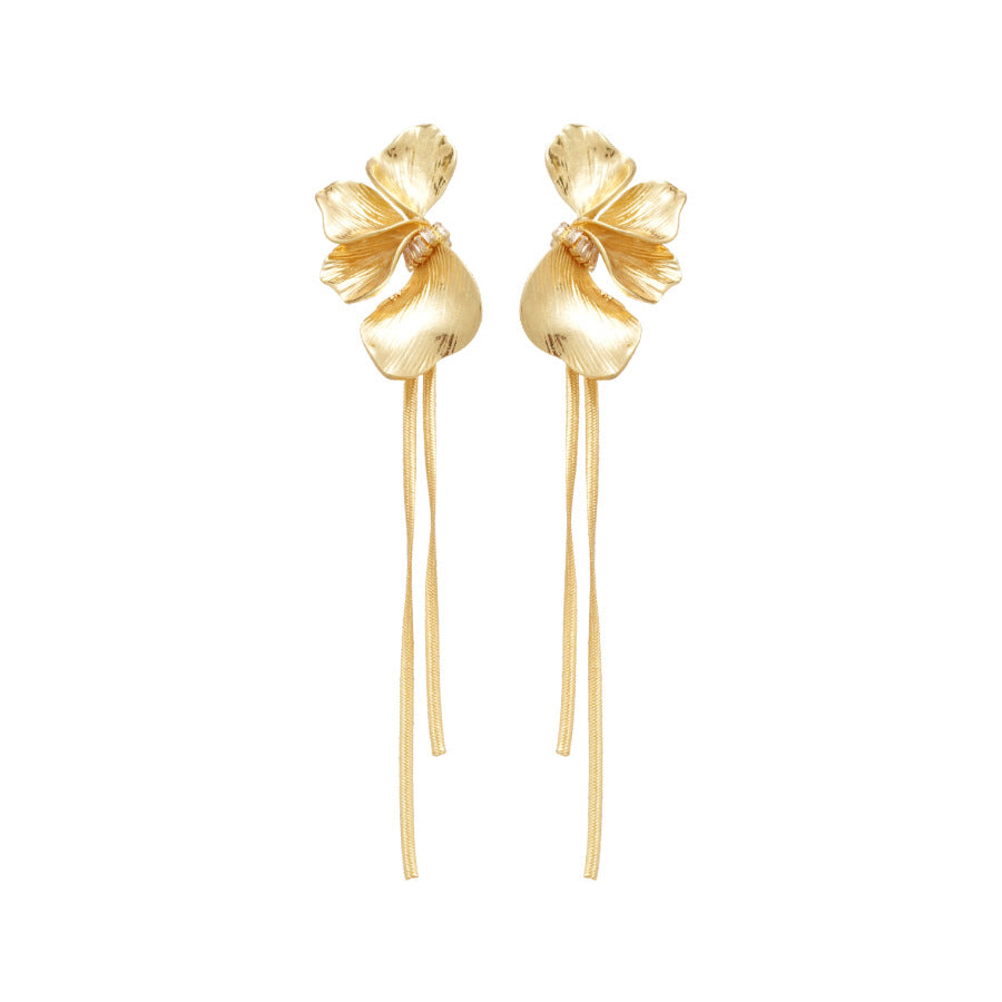 Wholesale Vintage Style Metal Petal Tassel Earrings - Fashion Accessory for Resale
