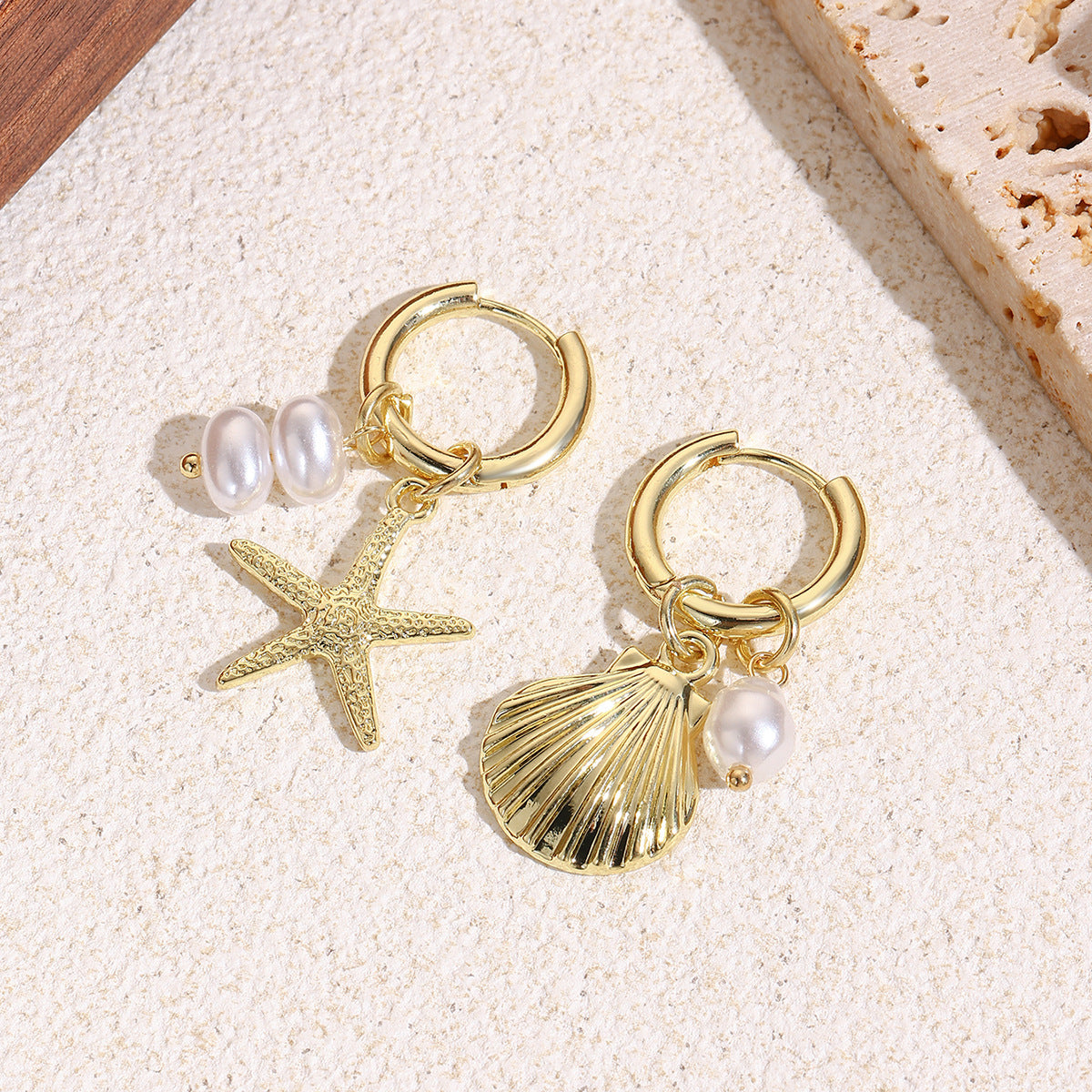 Wholesale Stylish Sun Moon Pendant Ear Cuff Earrings Gold Plated Ocean Beach Shell Jewelry Accessory For Women