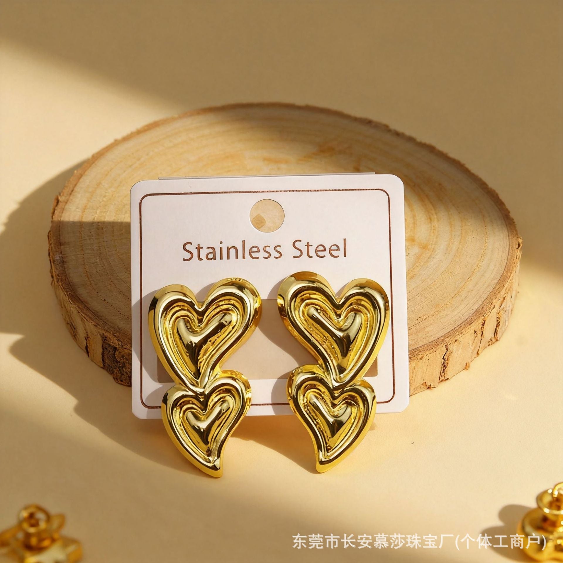 Wholesale Modern Heart Shape Stainless Steel Earrings Trendy Golden Electroplated Earrings for Women Party Wear Jewelry Accessory