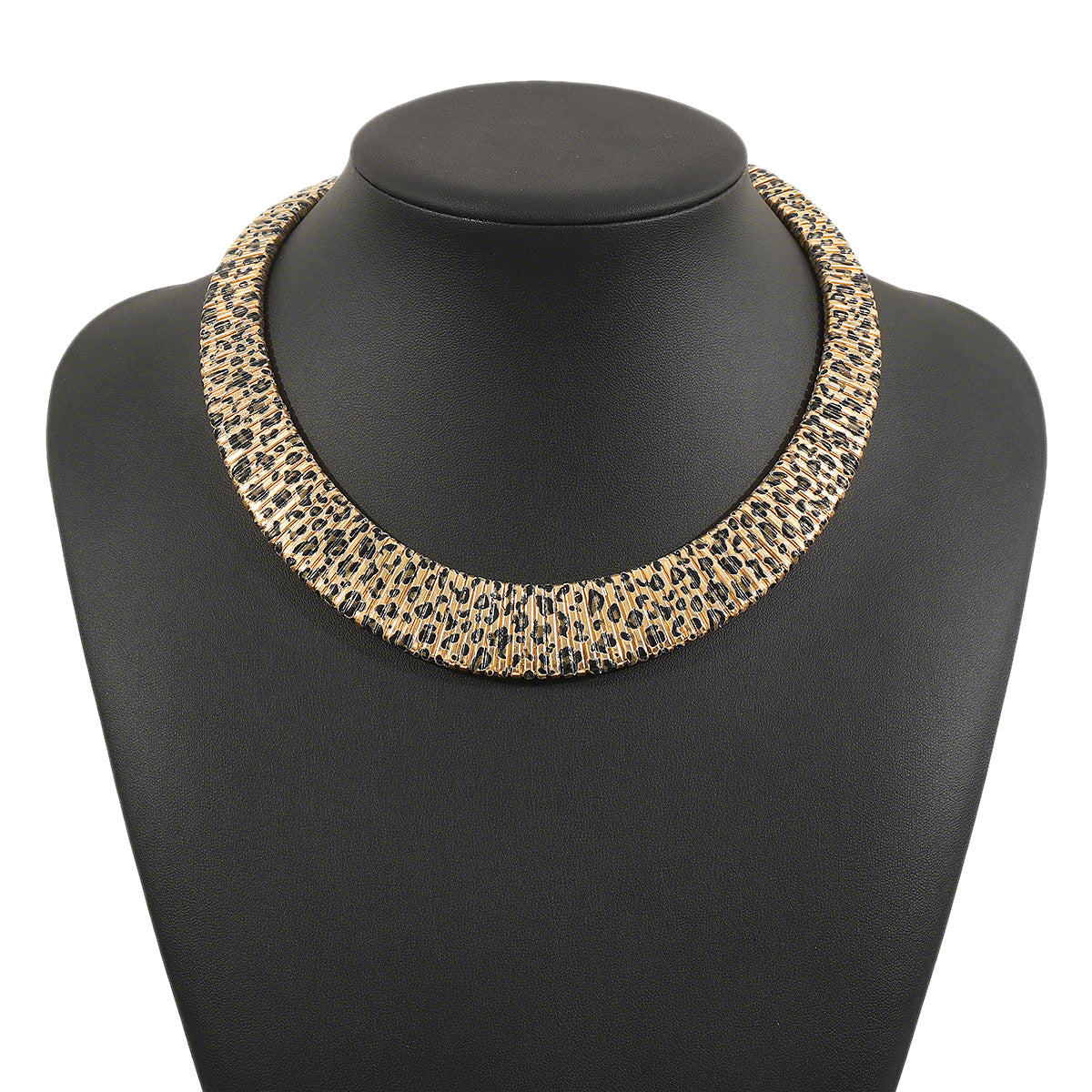 Wholesale leopard snake pattern necklace heavy design sense metal style  necklace