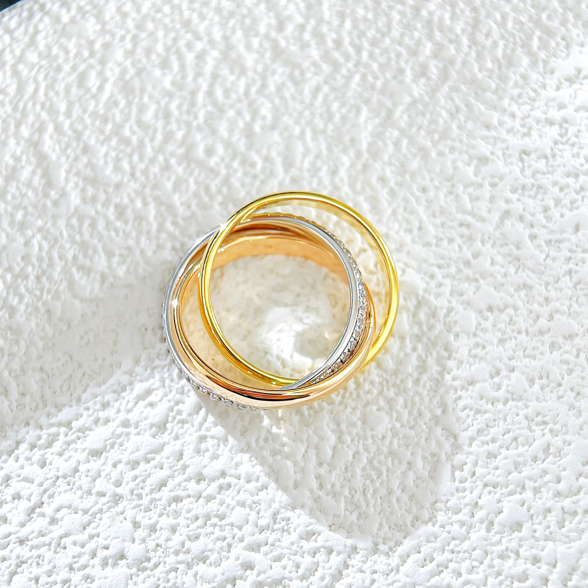 Wholesale Finely carved three-color three-ring diamond-studded ring