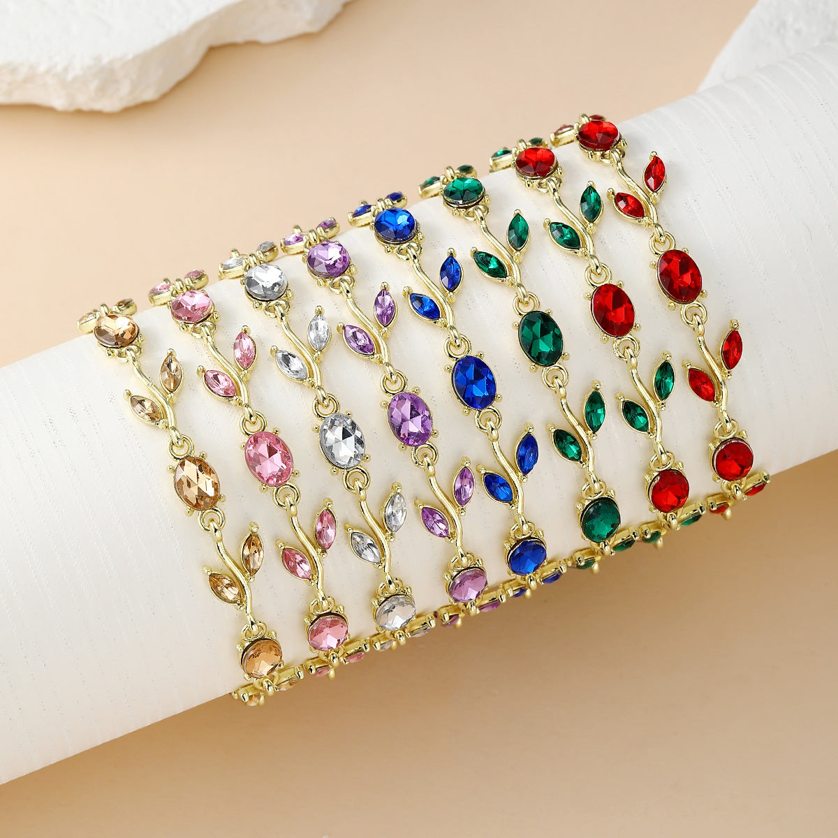 Wholesale Trendy Floral Leaf Bracelet - Zinc Alloy Fashion Accessory for Couples
