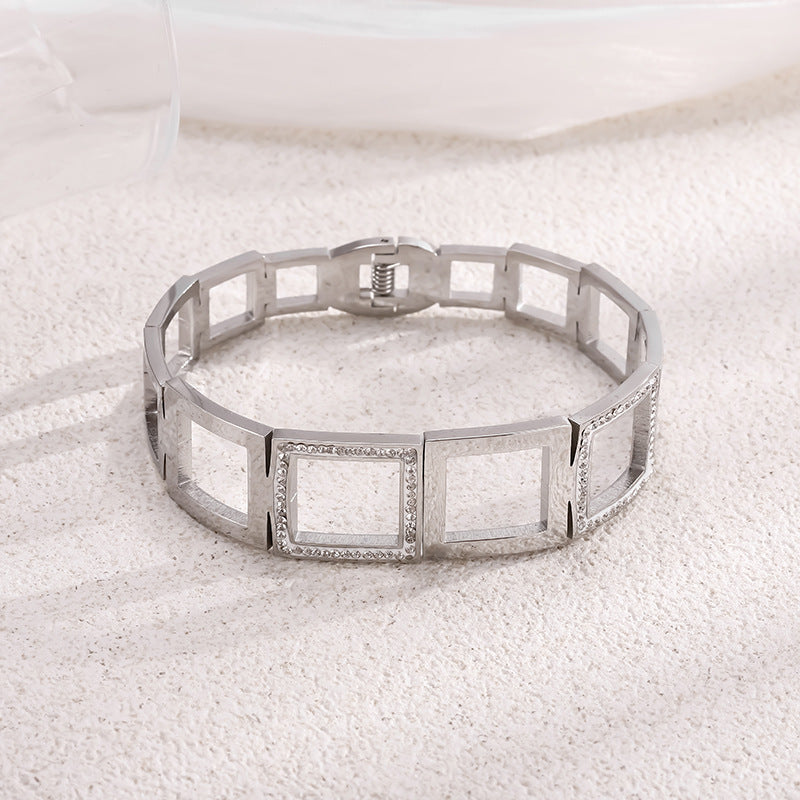 Wholesale Light Luxury Niche 18k Diamond Bracelet ACC-BT-Liyan006