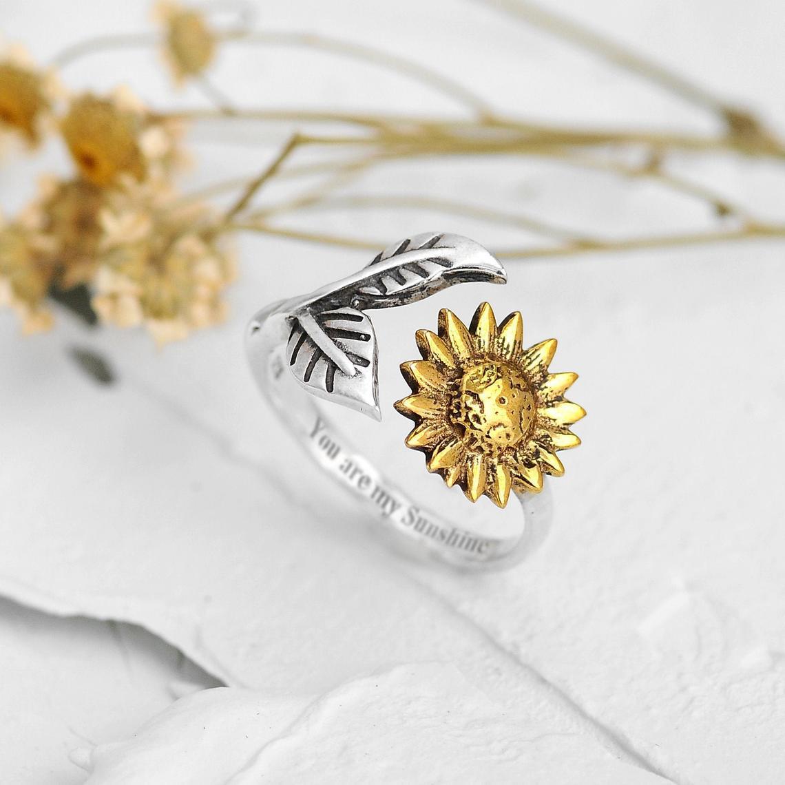 Wholesale Sunflower Split Color Engraved Ring You Are My Sunshine Fashion Jewelry Accessory for Everyday Wear and Gift