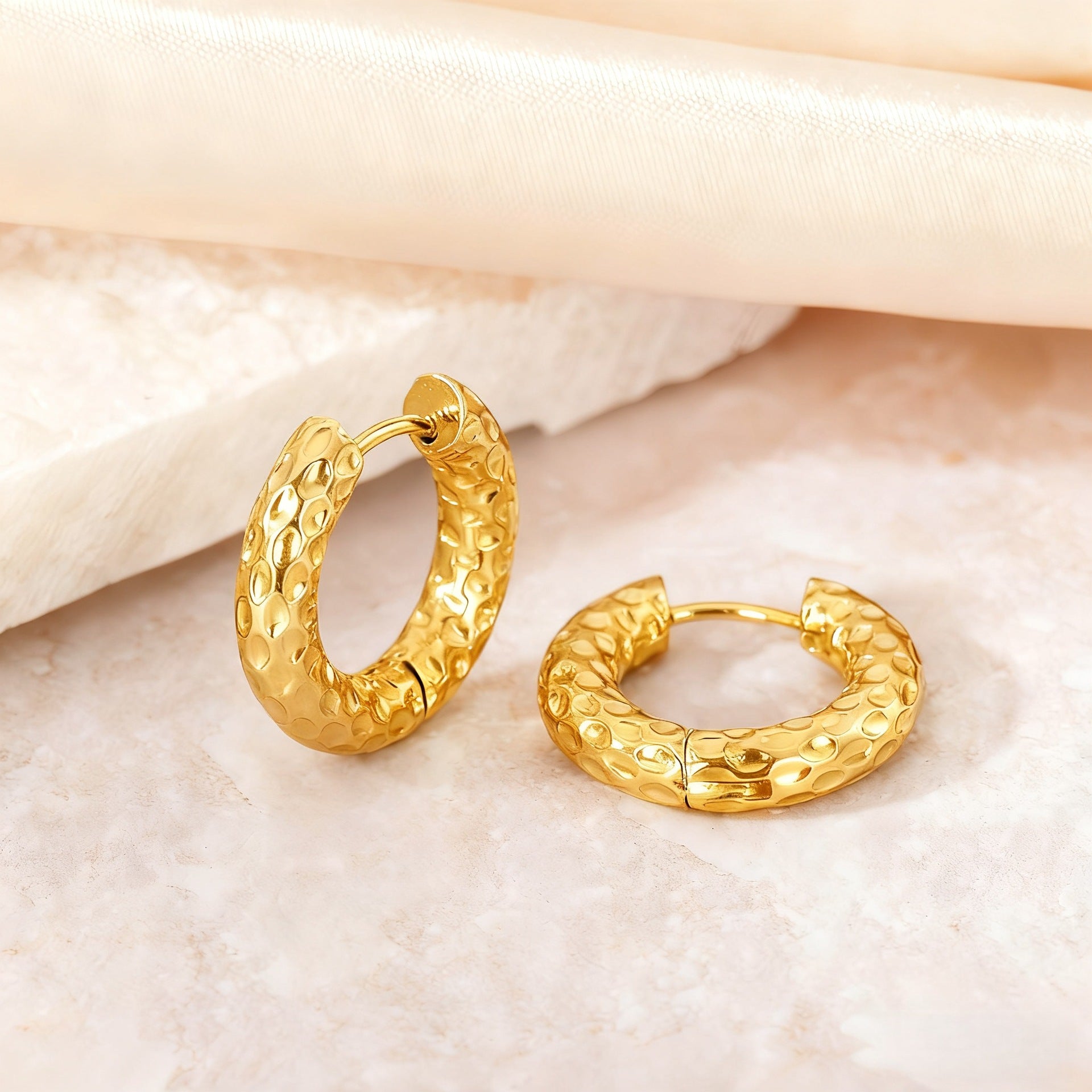 Wholesale Steel and titanium plain ring hammered earrings