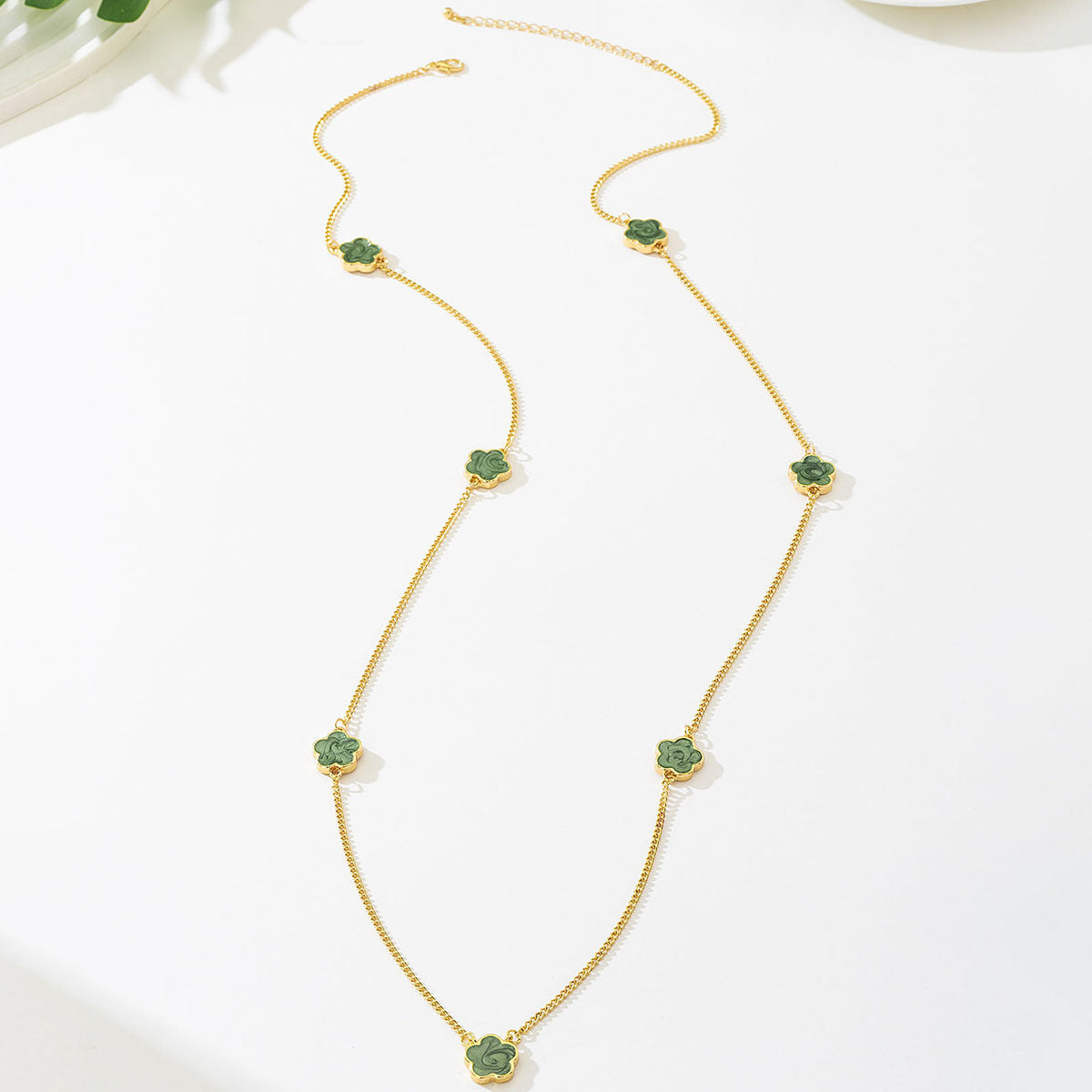 Wholesale Lucky Five-Leaf Clover Alloy Necklace Long Chain Fashion Accessory for Women Gift Boutique Resale