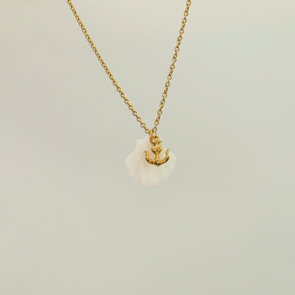 Wholesale Summer-Style Giraffe Pendant Shell  Stainless Steel Necklace