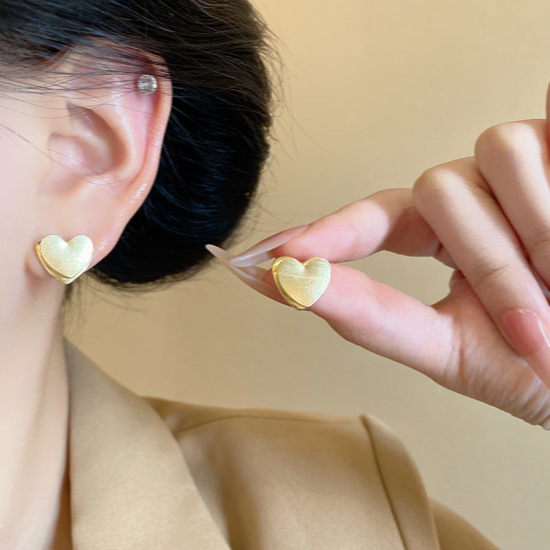 Wholesale Light Luxury  Frosted Heart Earrings