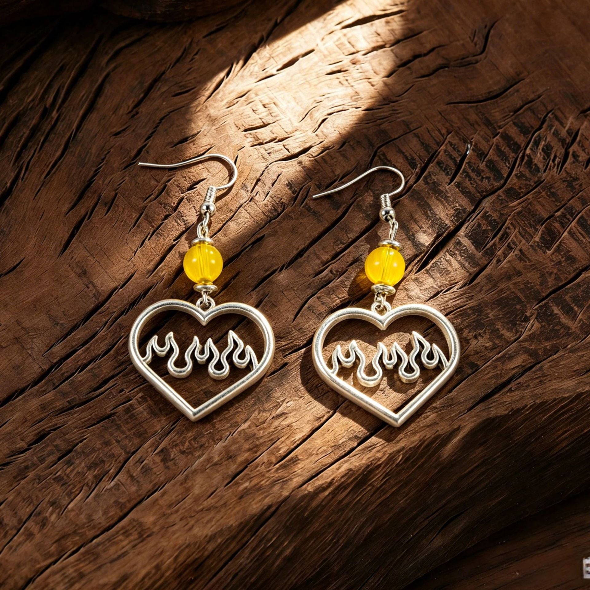 Wholesale Cross-Border Retro Hollow Flame Heart Pendant Earrings for Women,  High-End European and American Style,  Exaggerated Heart-Shaped Earrings,  Trendy and Unique