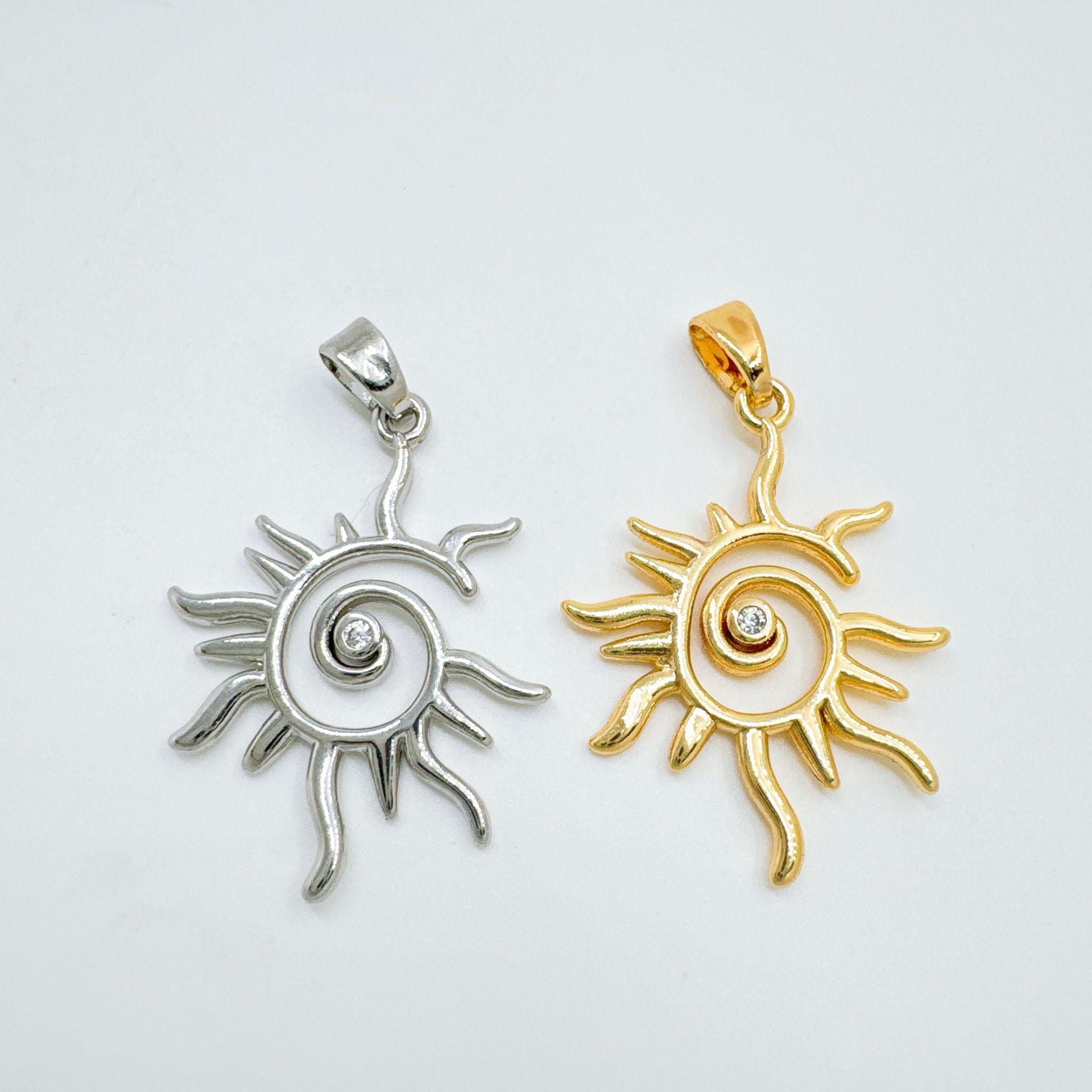 Wholesale Sweet Cool Moon Star Charm Necklace Gold Plated Copper Fashion Accessory Gift