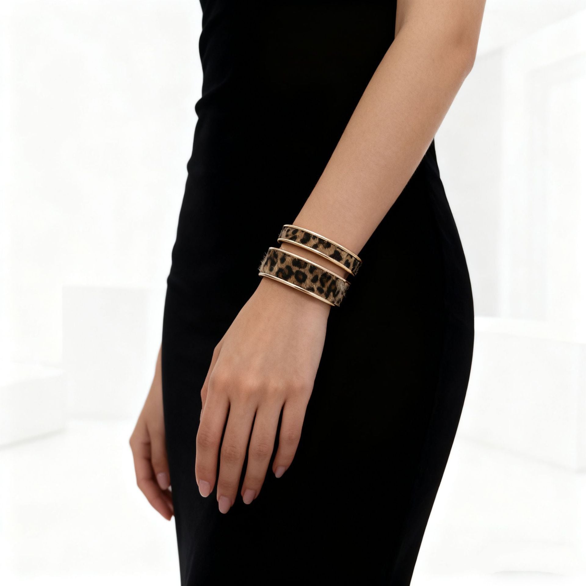 Wholesale Vintage Flocked Leopard Print Open Bangle Bracelet Alloy Electroplated Fashion Accessory For Women Everyday Wear
