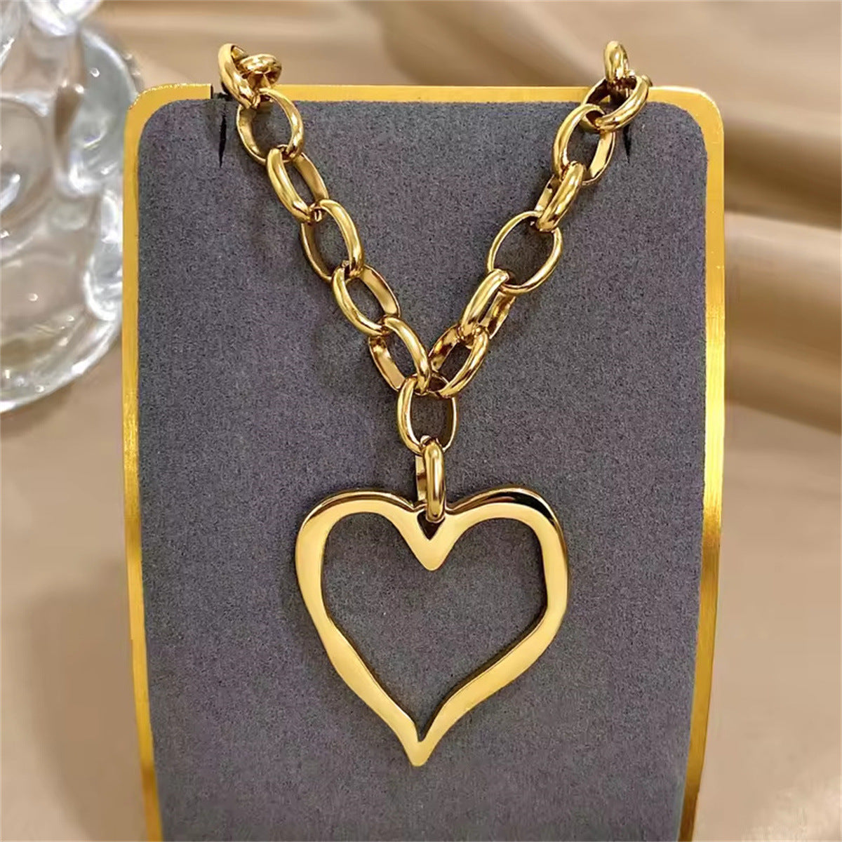 Wholesale Exaggerated Hollow Large Heart-Shaped Stainless Steel Necklace