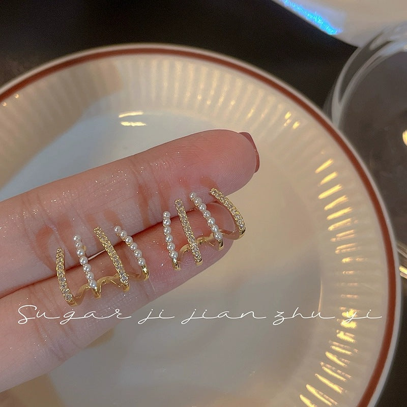 Wholesale Simple and Luxurious Heart-shaped Pearl Earrings