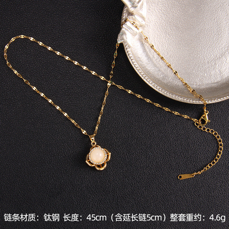 Wholesale Zircon Rotating Four Leaf Clover Flower Pendant Titanium Steel Necklace ACC-NE-Rongc006