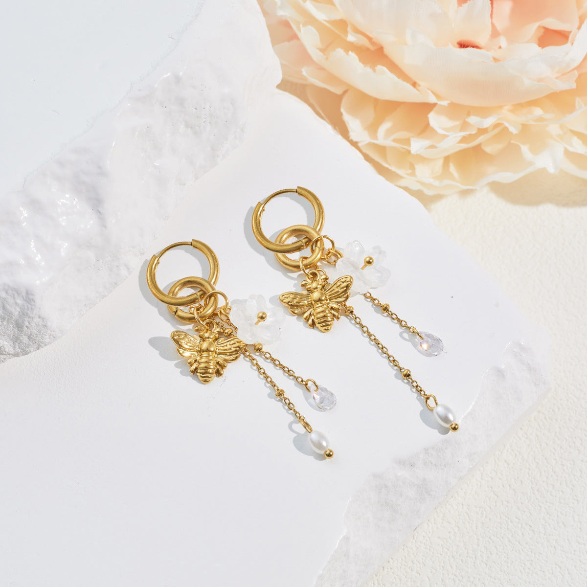 Wholesale Stainless Steel Bee,  Flower,  and Pearl Tassel Clavicle Necklace