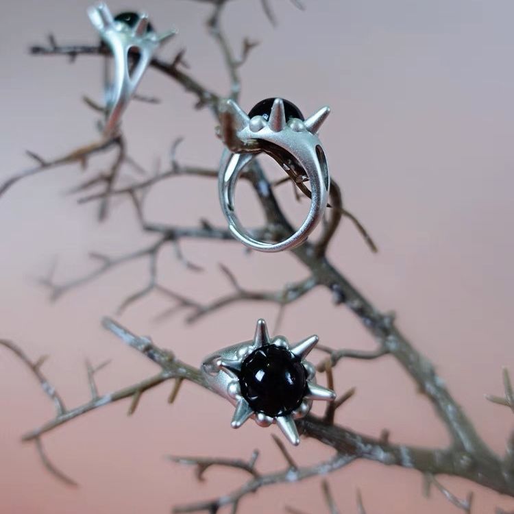 Wholesale  personality exaggerated dark sea urchin n rivet Diamond obsidian ring ring for men and women