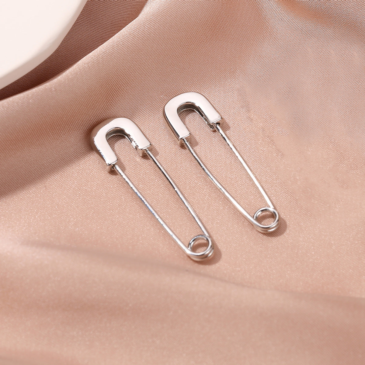 Wholesale Creative Pin Necklace  Clavicle Chain
