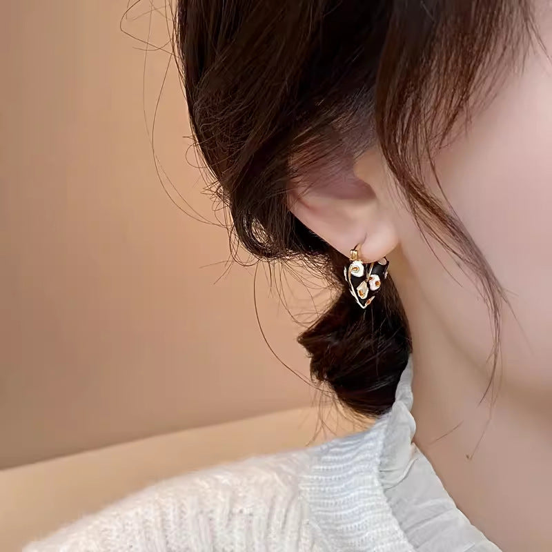 Wholesale  Double-sided Love Ear Buckle  Retro Light Luxury  All-match Earrings