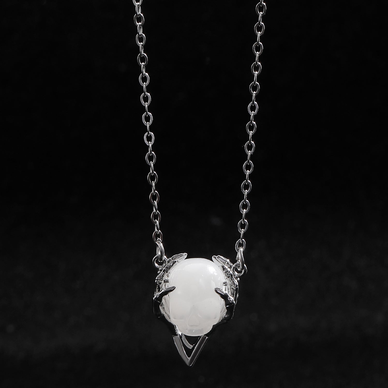 Wholesale Dark  Skull Pendant Necklace,  Chic Jewelry Accessory for Gift Boutique Resale