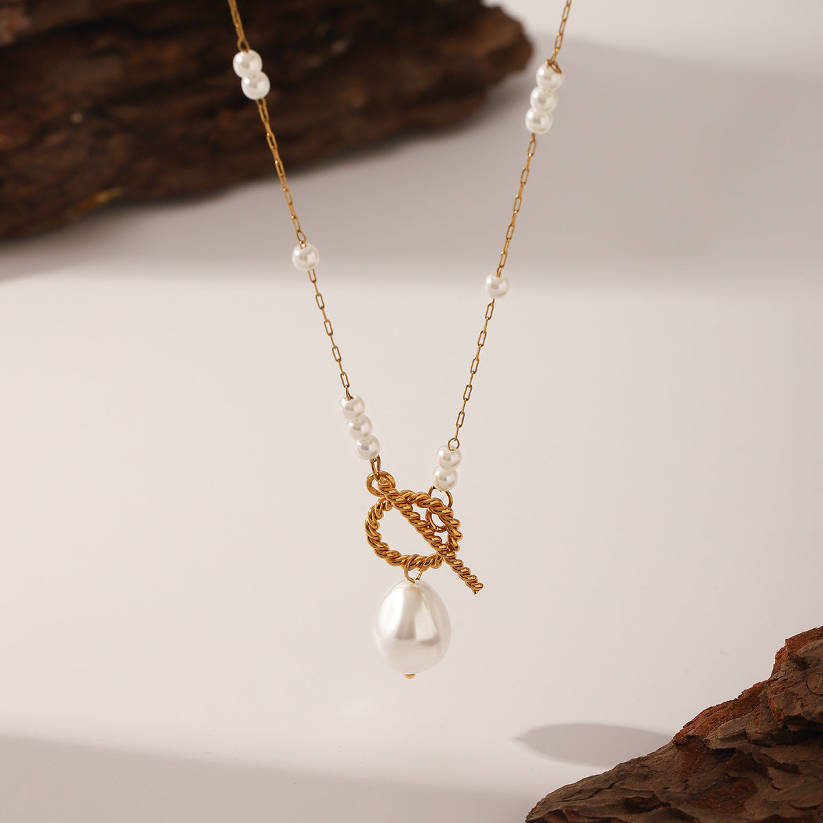 Wholesale stainless steel 18K gold Ot buckle pearl pendant necklace