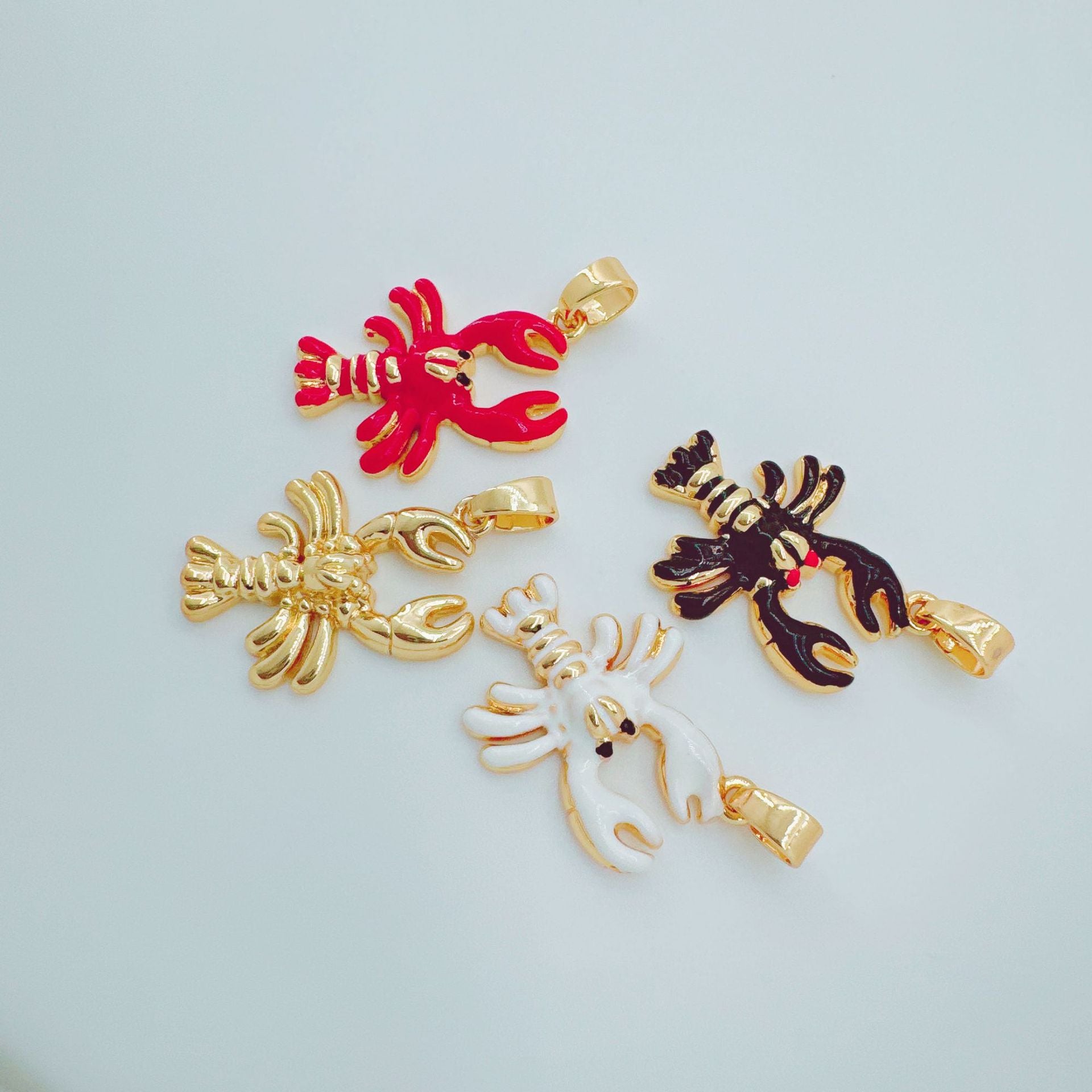 Wholesale 18k Gold-Plated Copper Sea Turtle Pendant Necklace,  Stylish Ocean Jewelry for Women