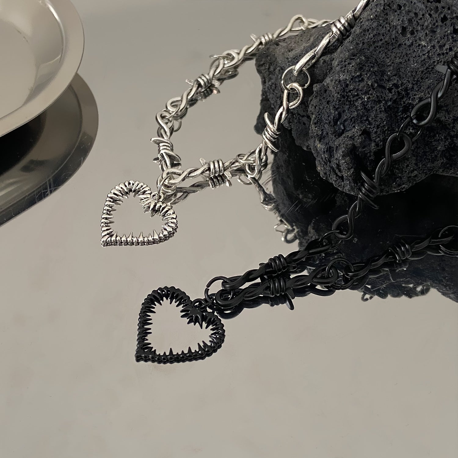 Wholesale  Love Thorn Necklace Heart Pendant Necklaces