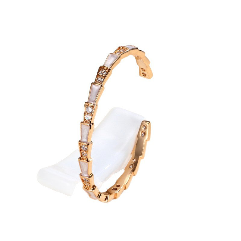 Wholesale Mother-of-Pearl Snake Design Open Bracelet,  Copper Electroplated,  Trendy Jewelry Accessory