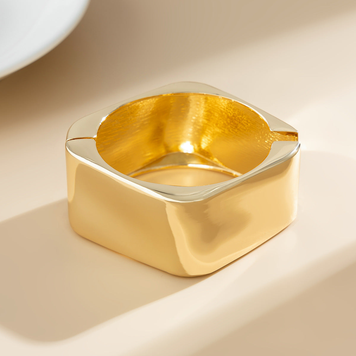 Wholesale Chic Gold Alloy Round Bangle Bracelet For Women Everyday Wear Jewelry Accessory