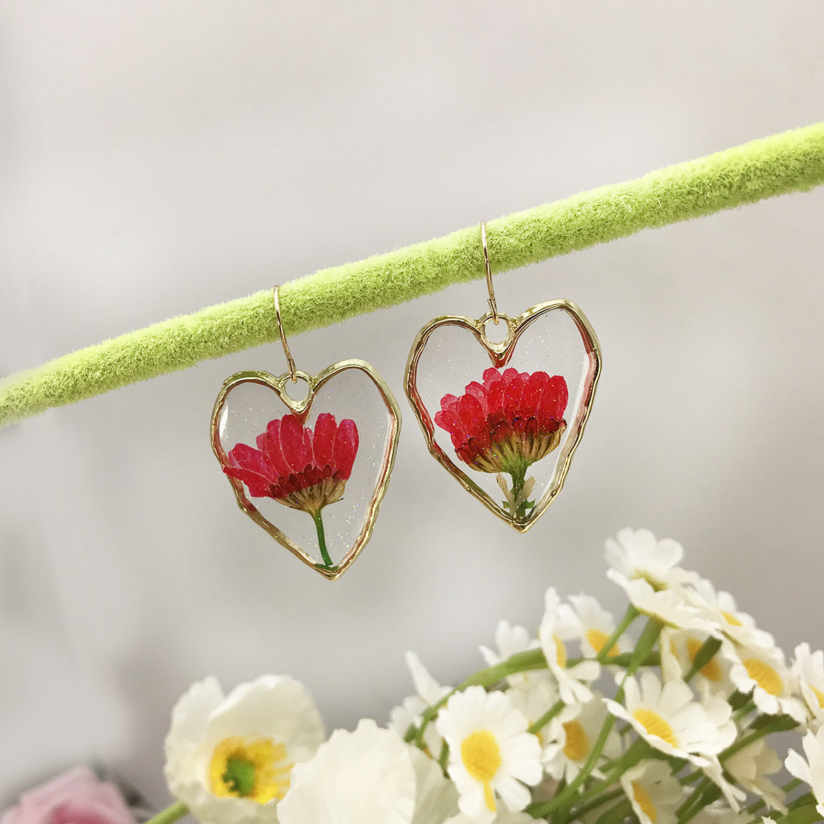 Wholesale Dried flower heart earrings