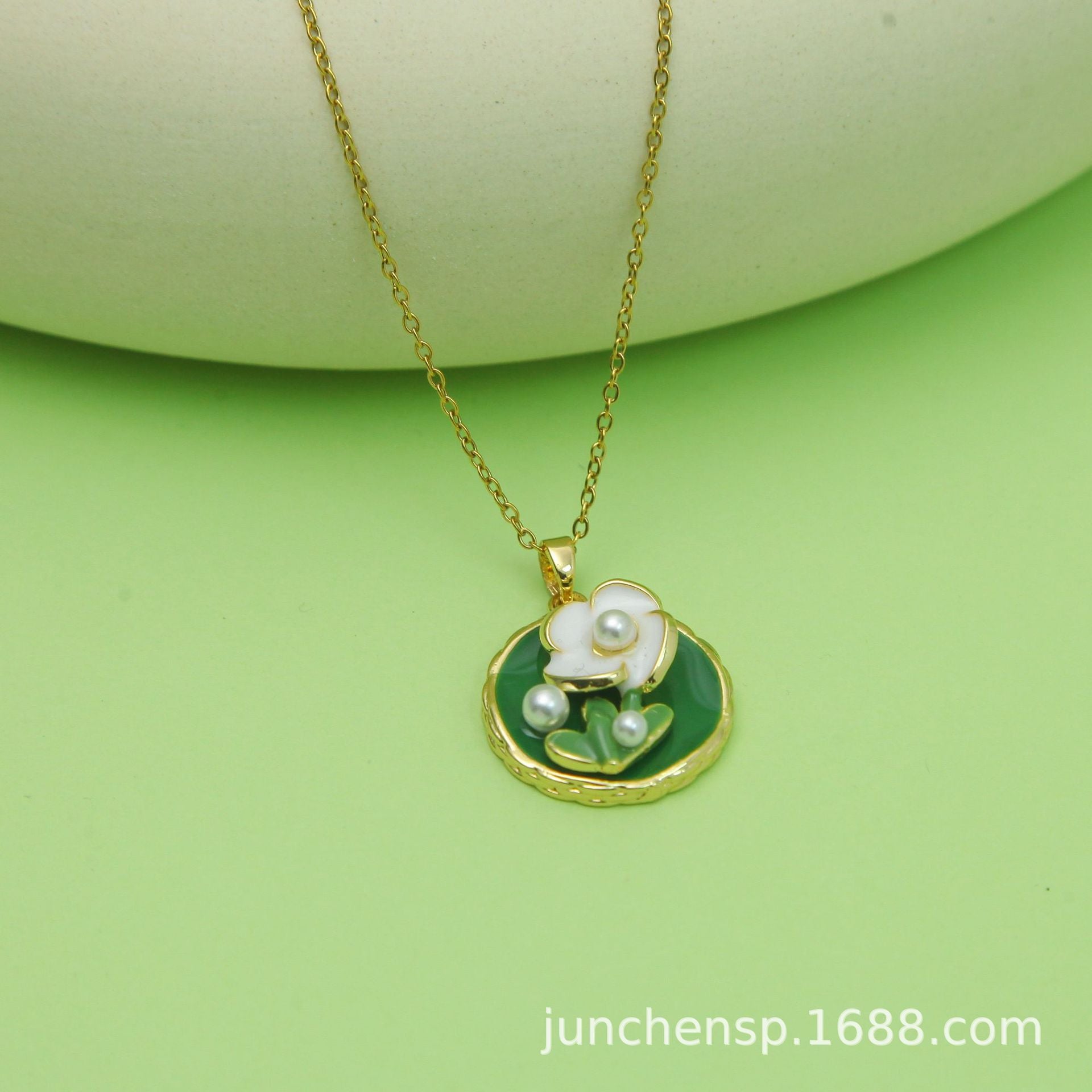 Wholesale Titanium Steel Oil Dropping Painted Mid-ancient Style Rose Pendant  Necklace