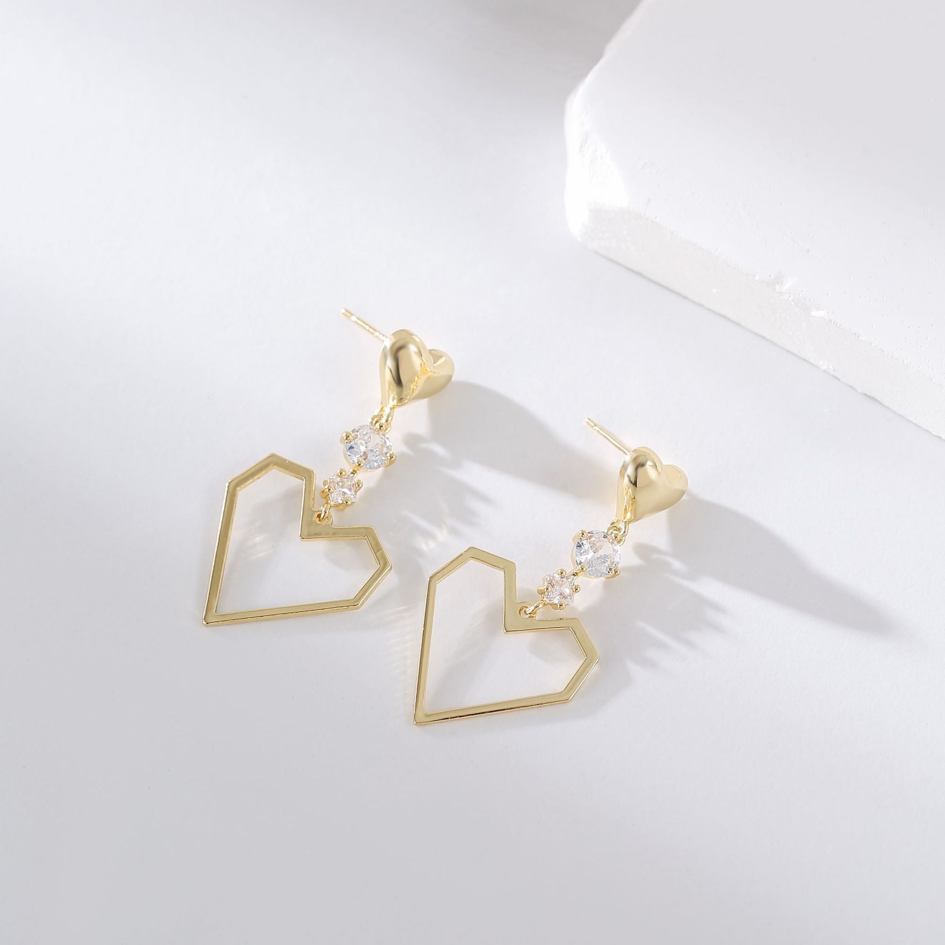 Wholesale copper plated gold inlaid zircon love earrings