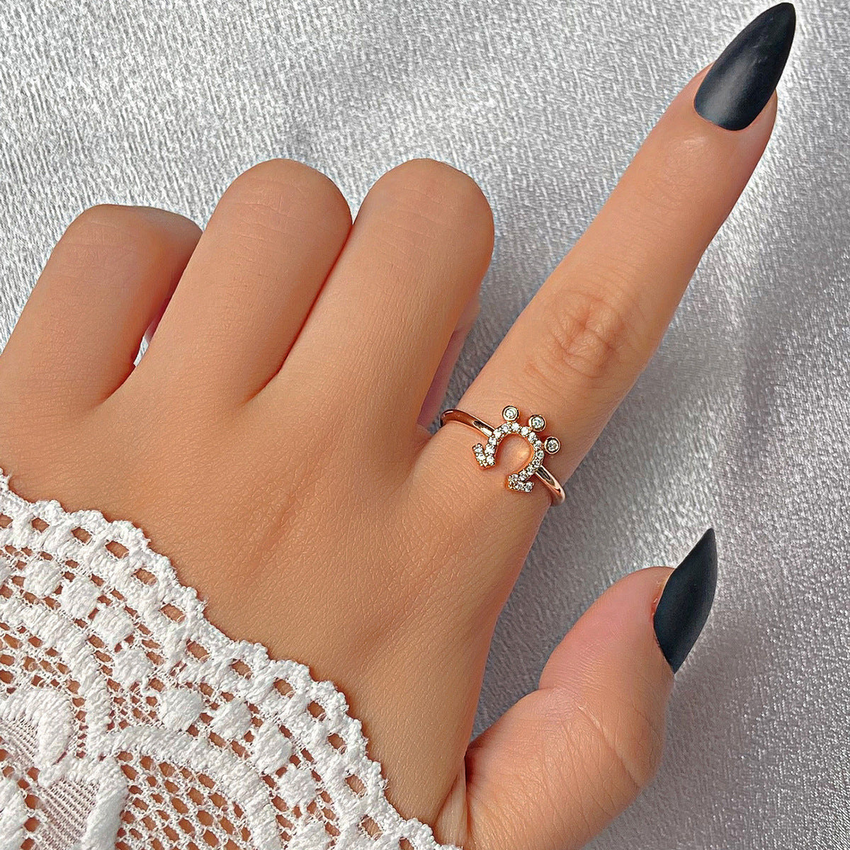 Wholesale creative retro devil' s eye opening ring