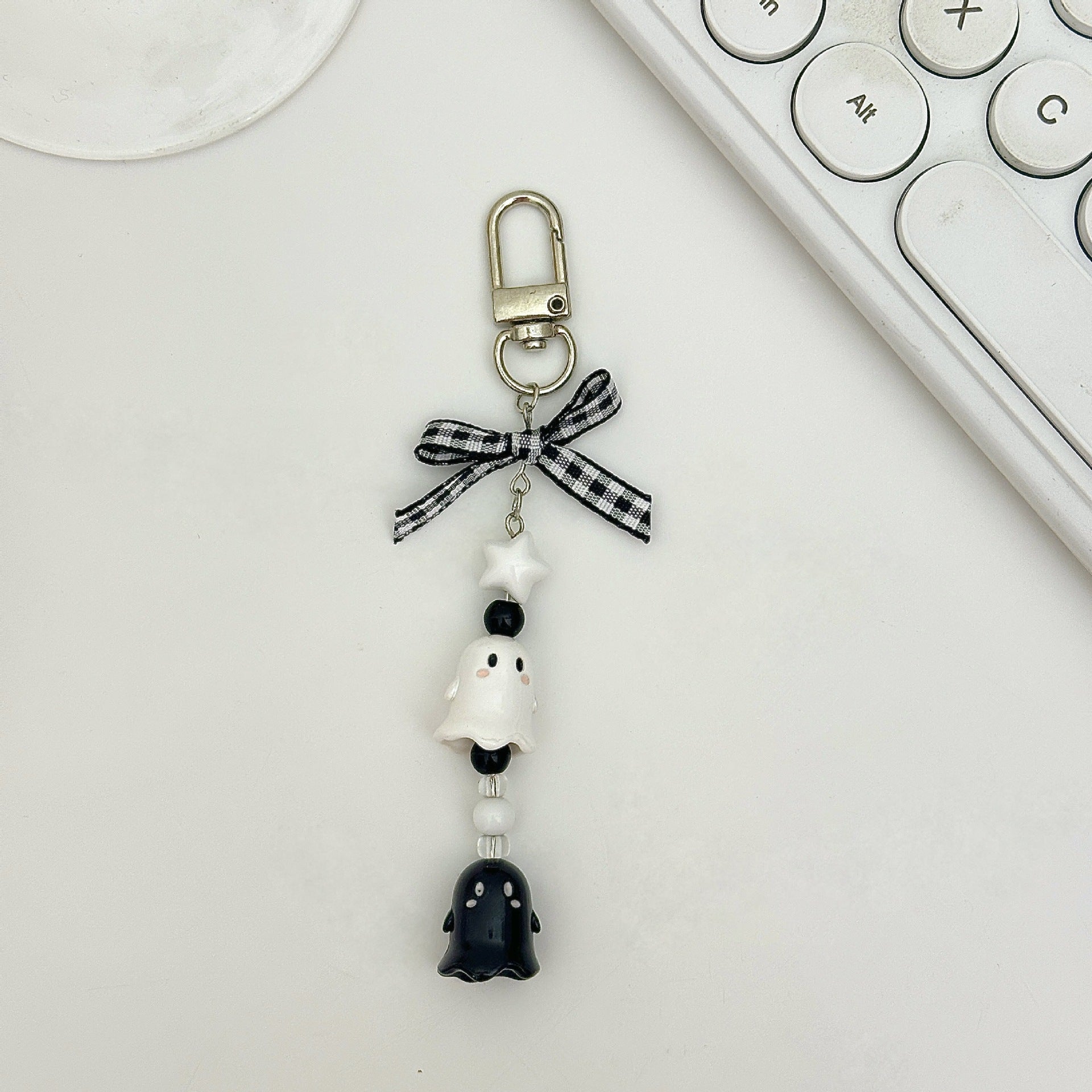 Wholesale Halloween Bow Ghost Piao Beaded Keychains