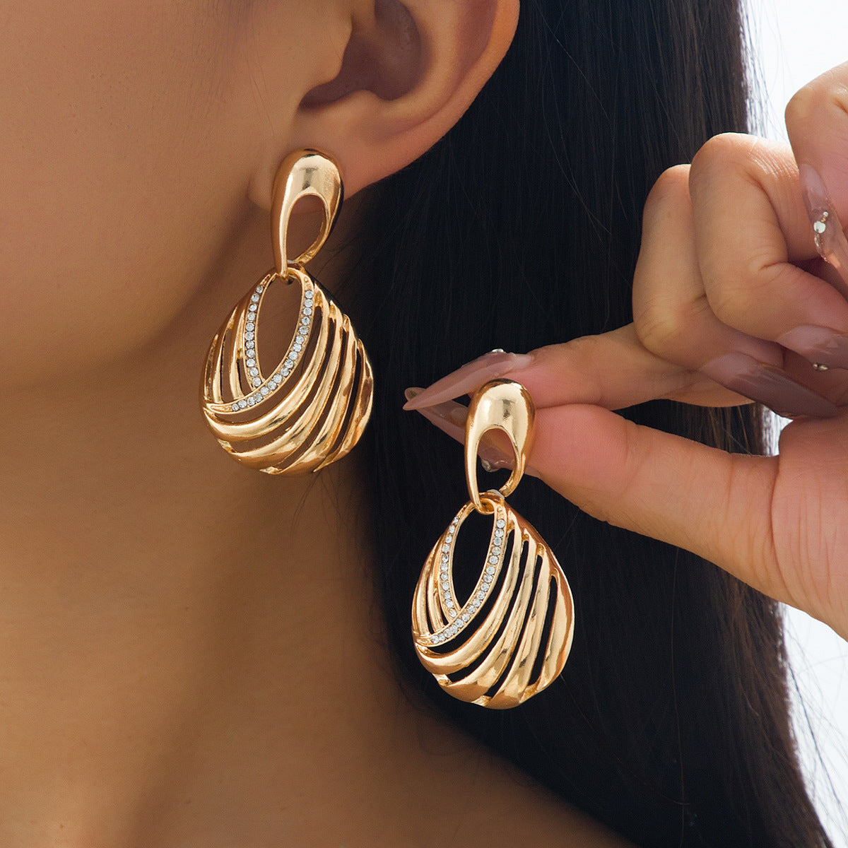 Wholesale Gold Alloy Geometric Drop Earrings For Women Stylish Party Accessory