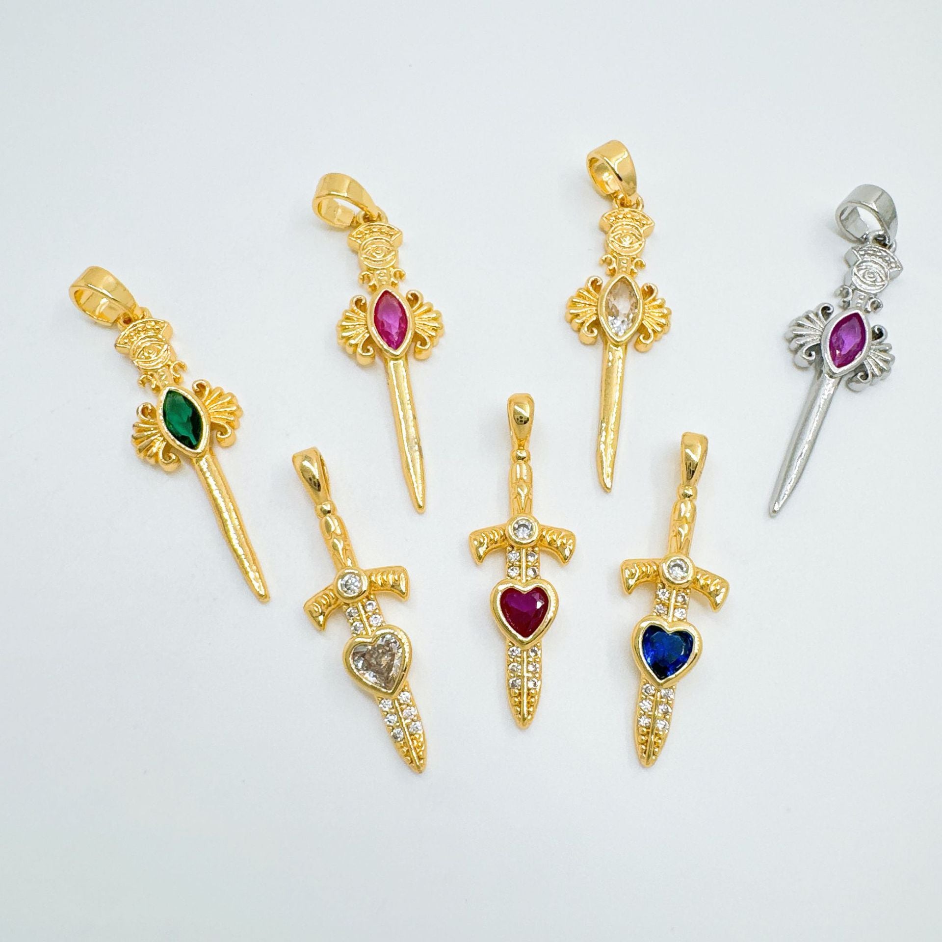 Wholesale Gold Plated Copper Cross Sword Pendant Necklace European Style Fashion Accessory for Women