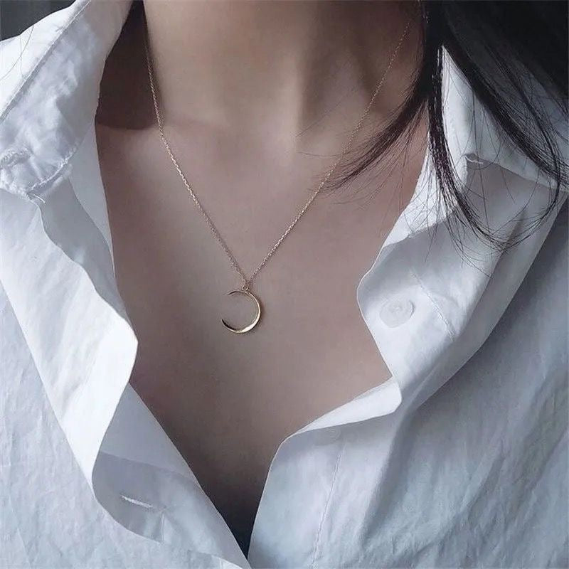 Wholesale Alloy Moon Clavicle Necklace