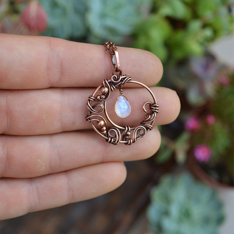 Wholesale Retro Hollow Moon Pendant Necklace Teardrop Moonstone Design Alloy Electroplated Fashion Accessory